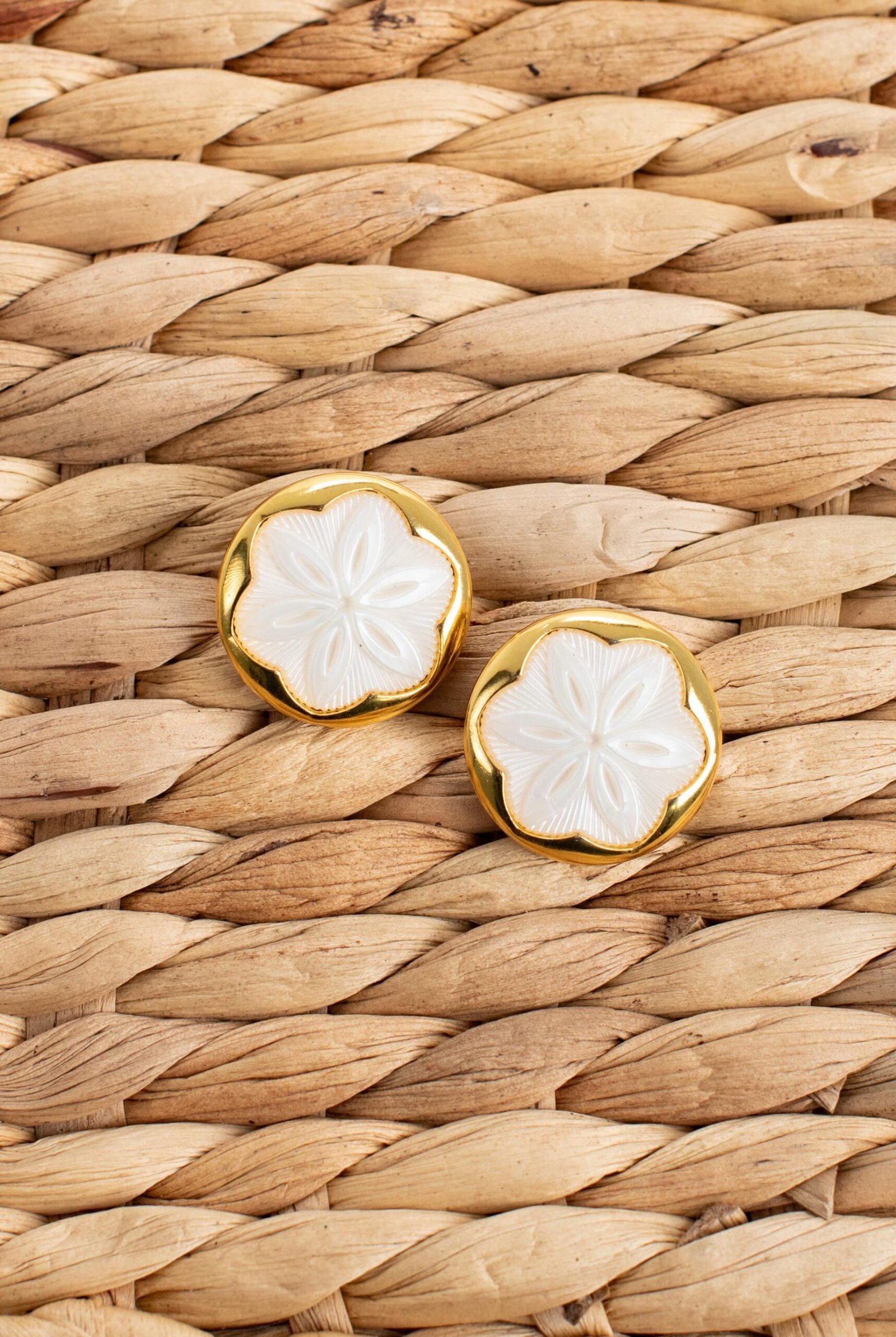 WHITE GOLD DAISY  EARRINGS