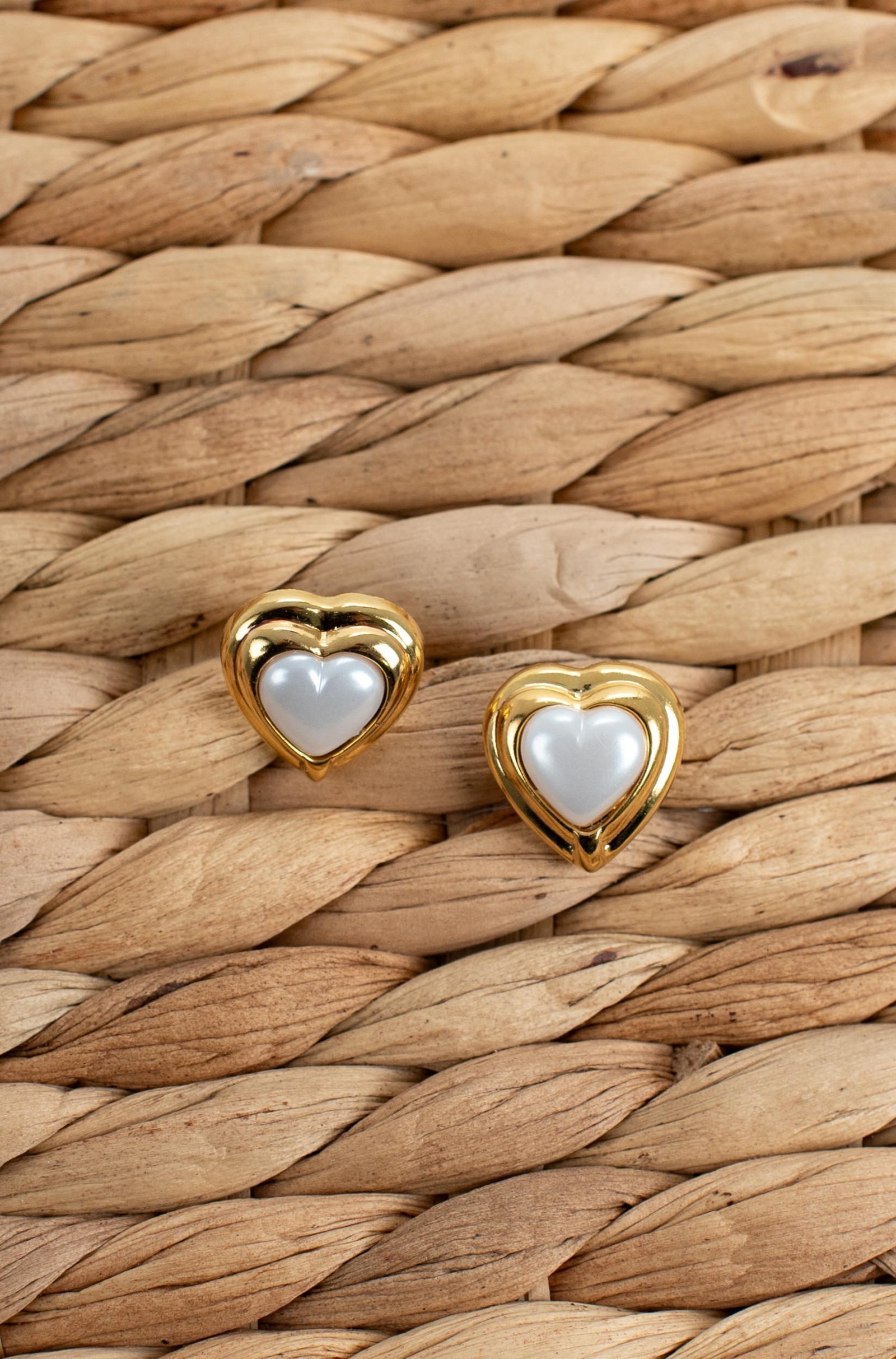 SMALL GOLDEN HEART  EARRINGS