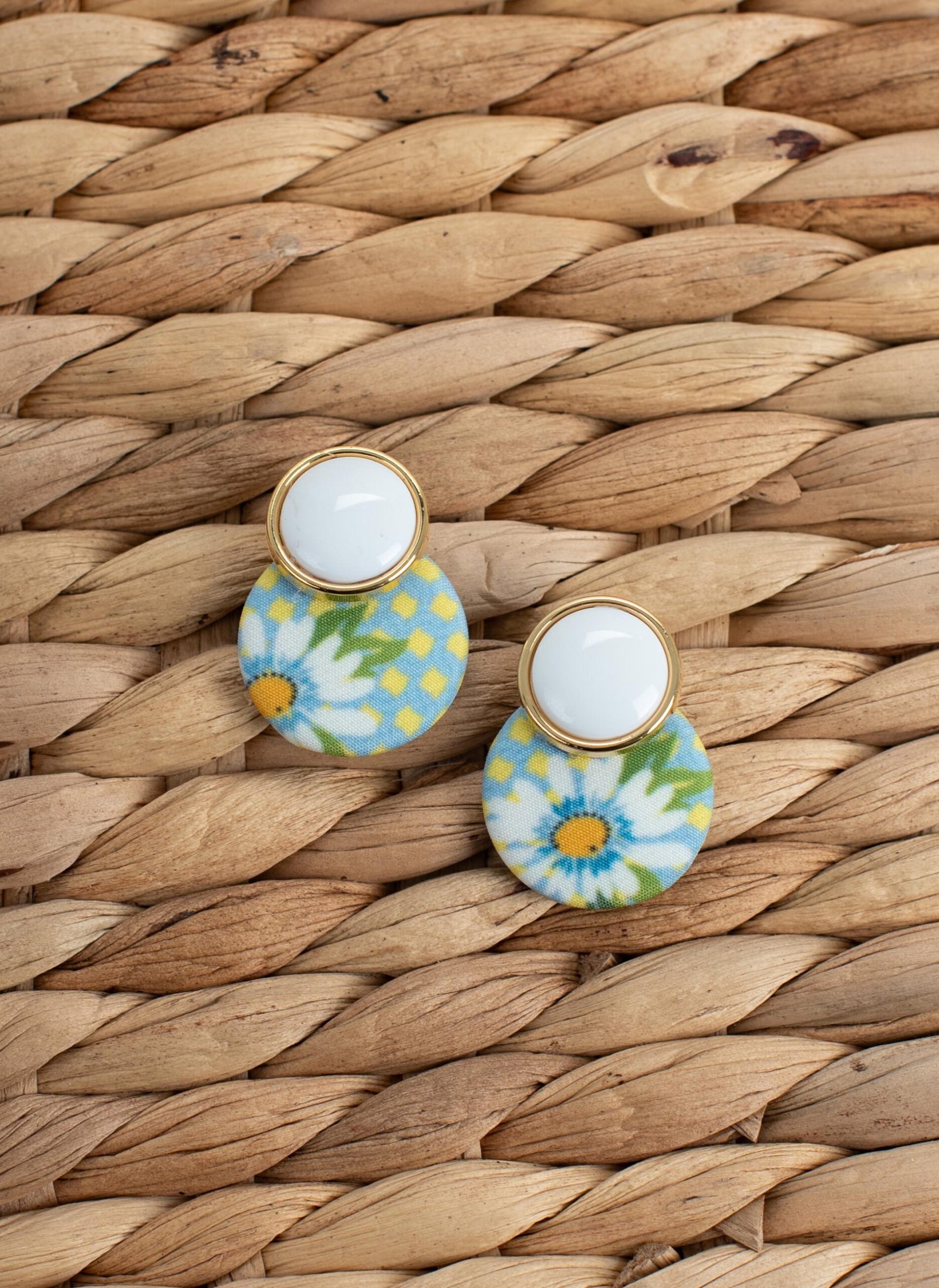 LITTLE LORA CIRCLE  EARRINGS