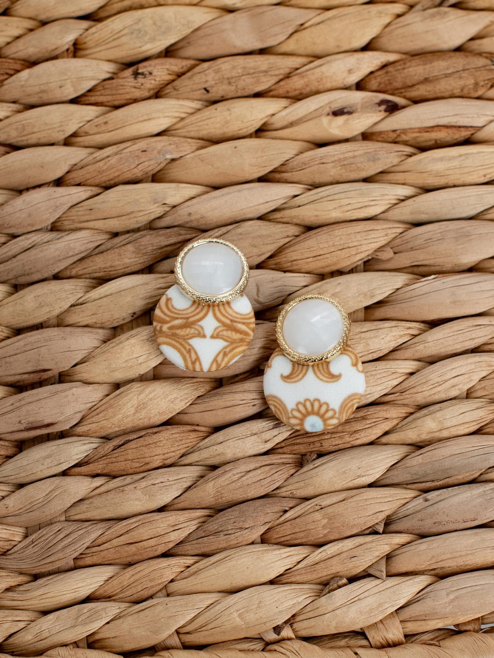 LAVINIA DUST CIRCLE EARRINGS