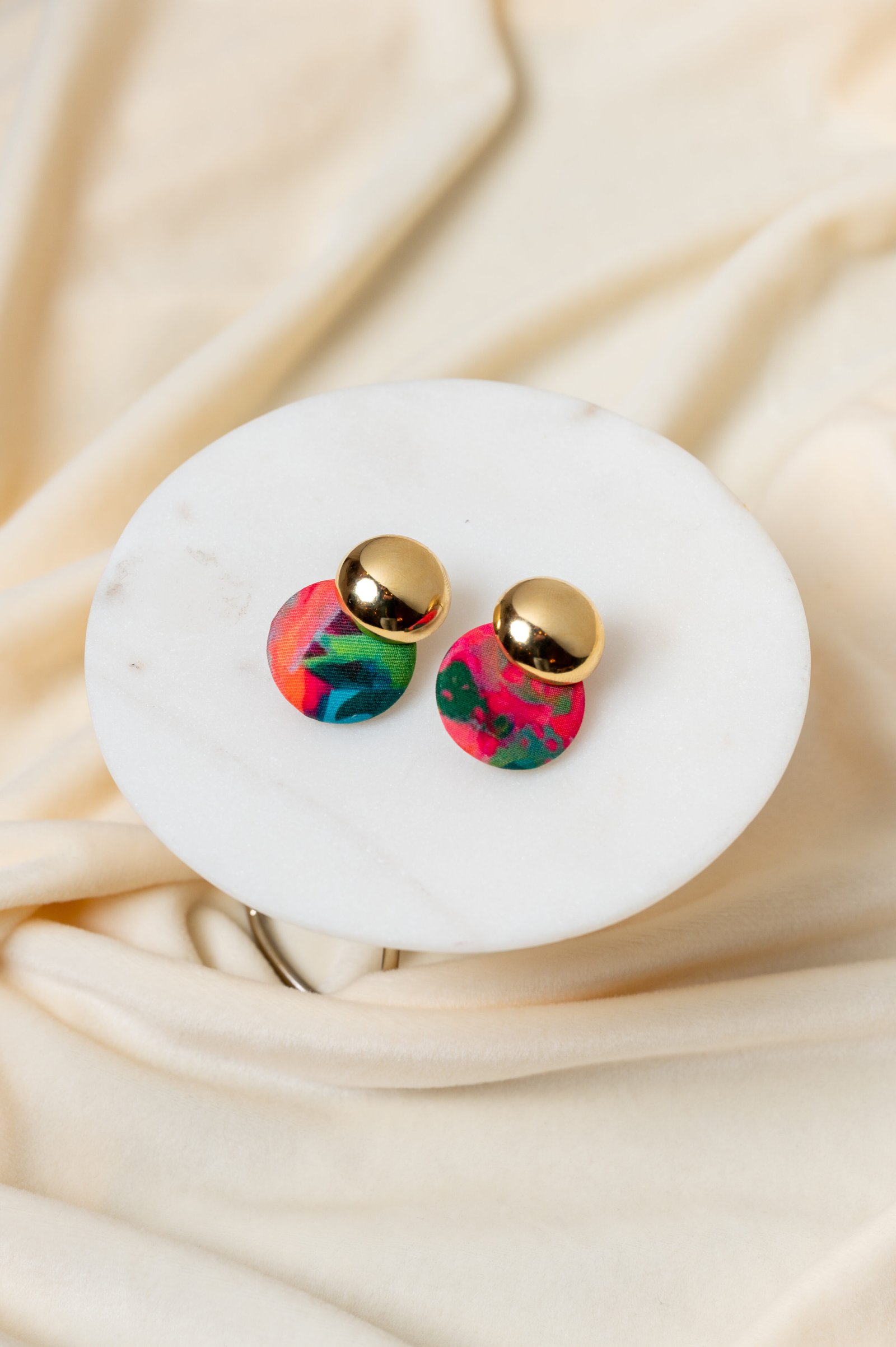 AMBER CIRCLE EARRINGS