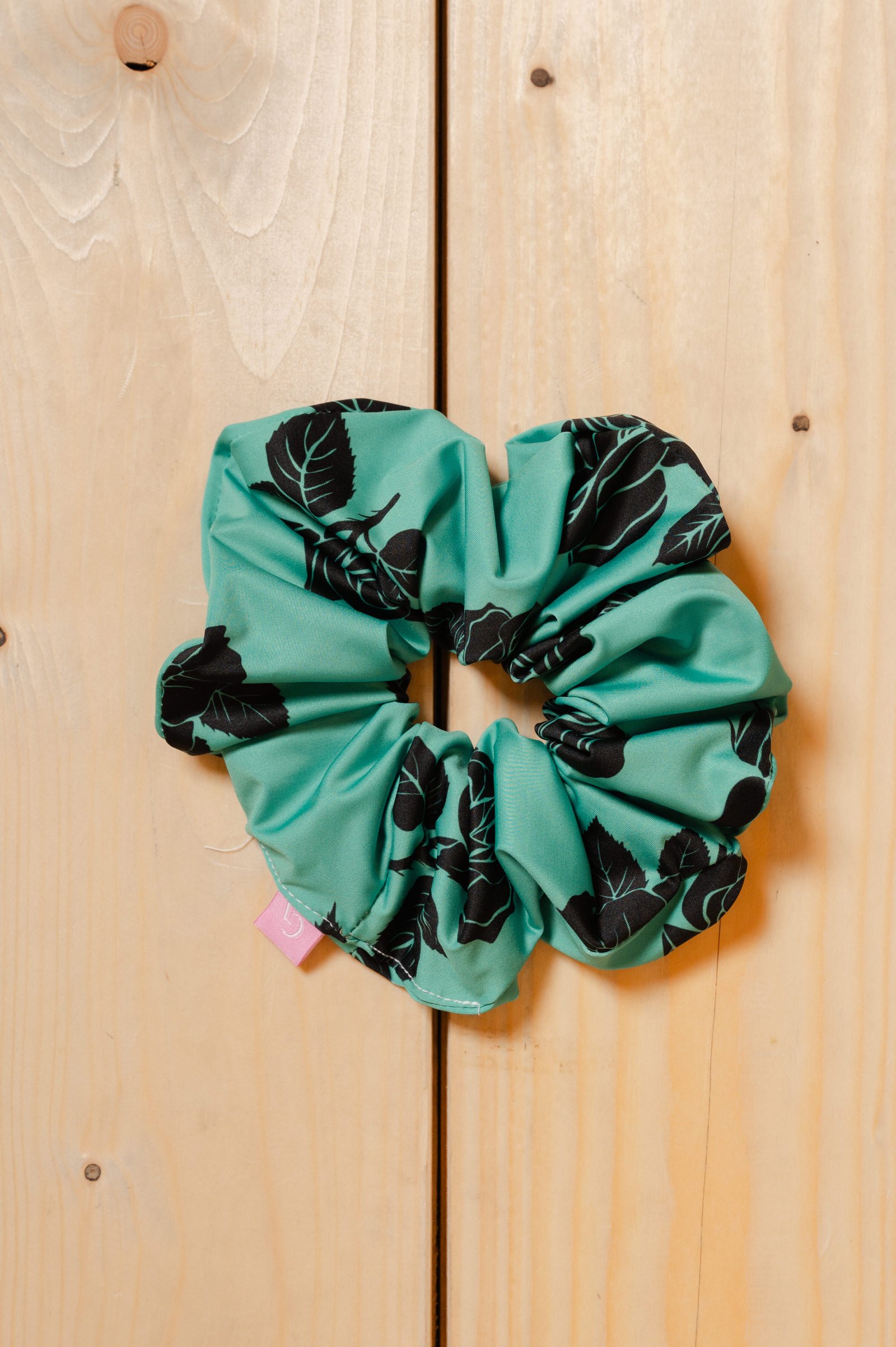 BLACK JULIET SCRUNCHIE