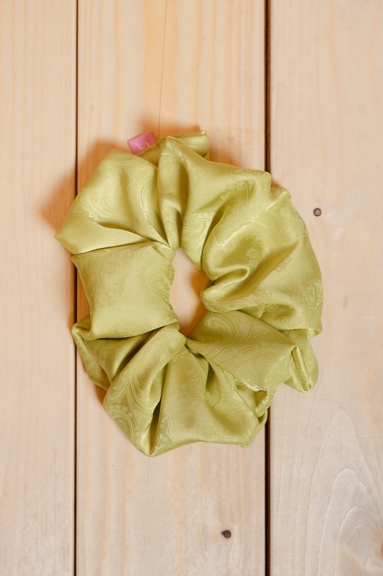 LIME JACQUARD SCRUNCHIE