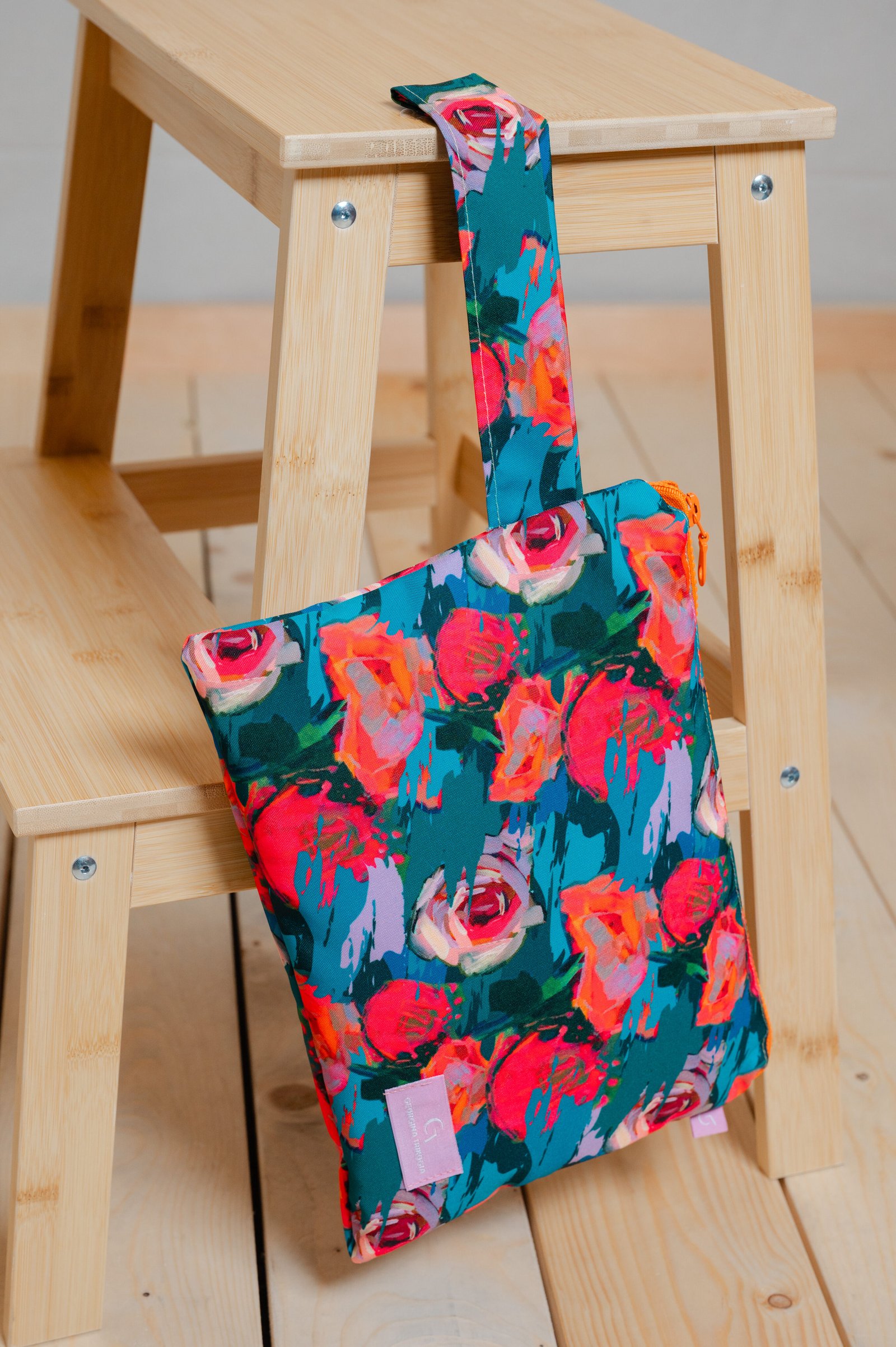 AMBER POUCH BAG