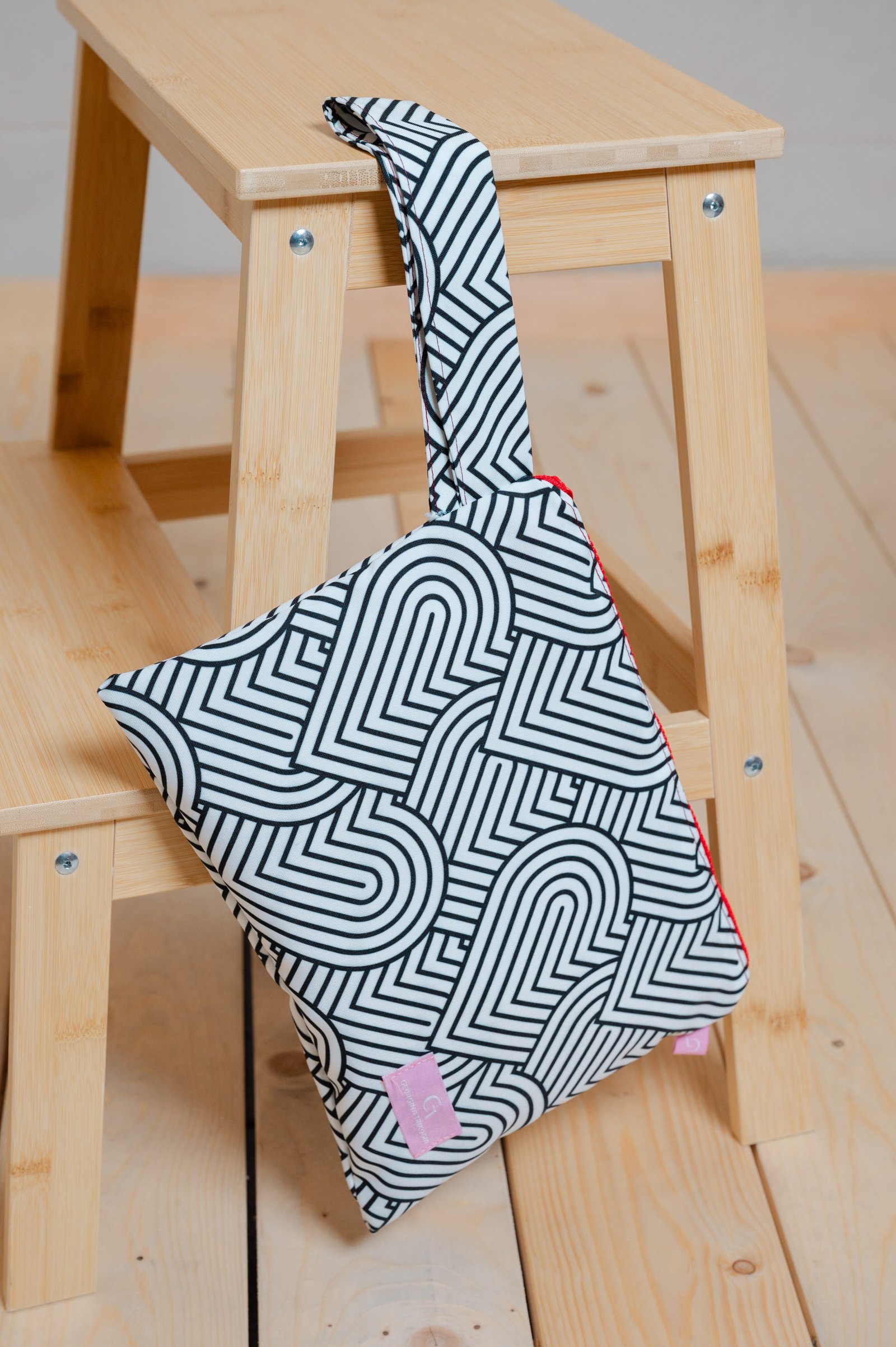 SECRET LOVE POUCH BAG