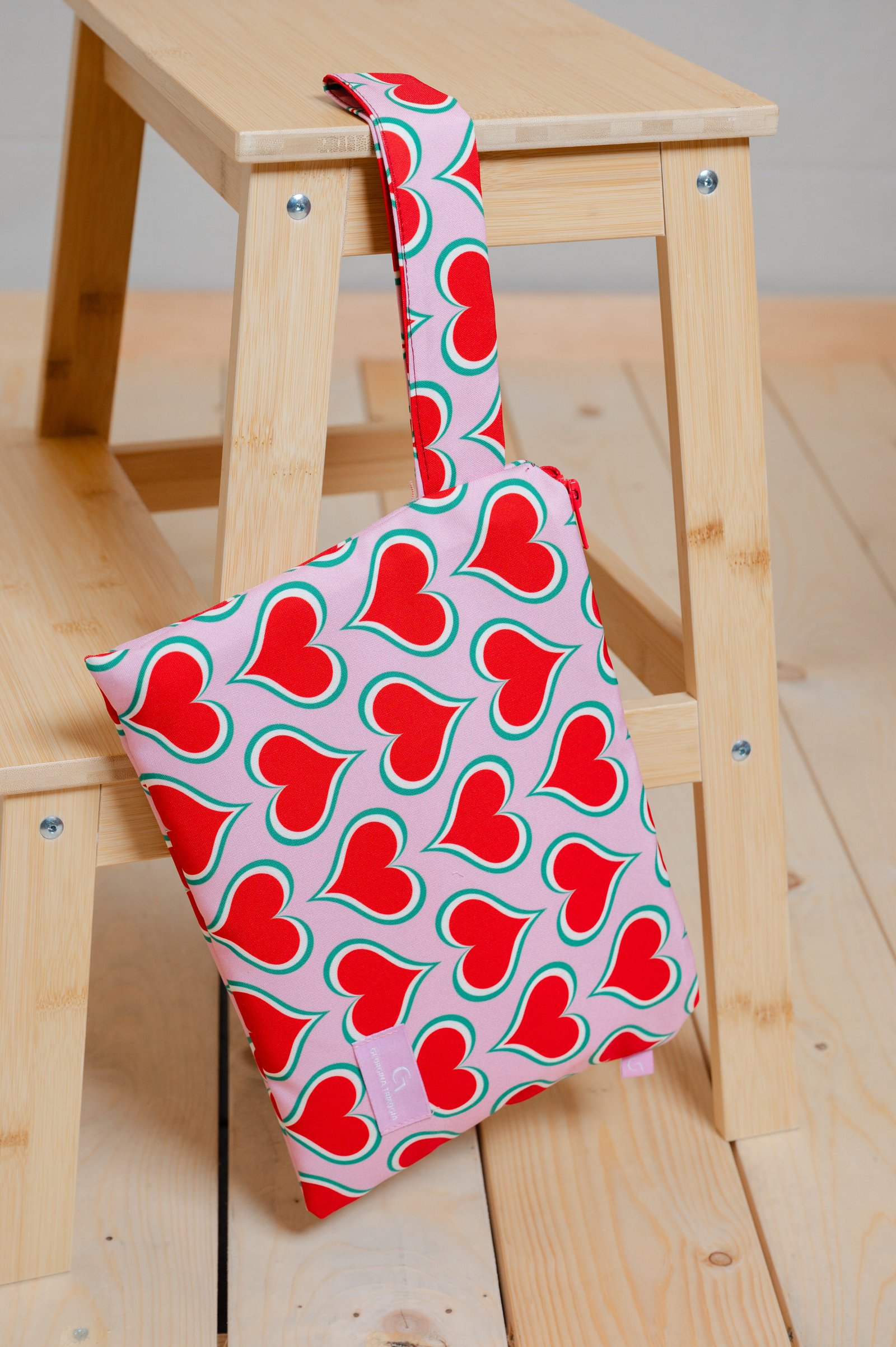 RED LOVE POUCH BAG