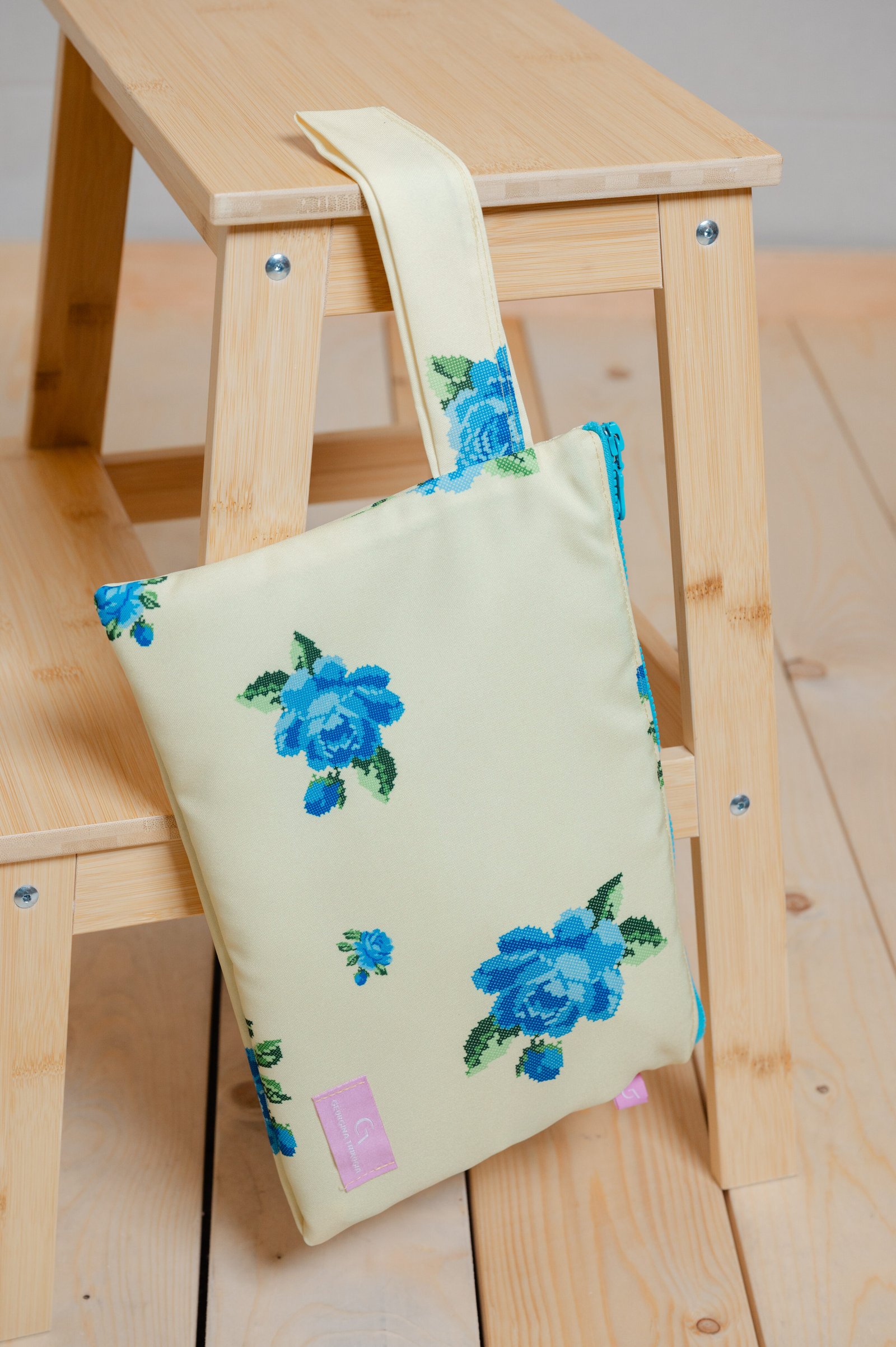 DAPHNE POUCH BAG